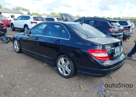 2011 Mercedes-Benz C 300 Sport 4Matic из США, поврежденный, VIN WDDGF8BB8BR158570